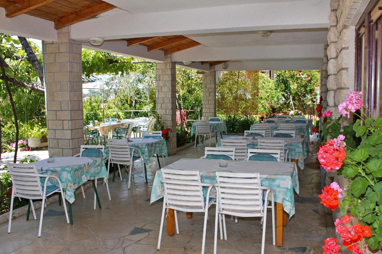 Studio Palit 3195A Exterior photo